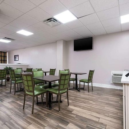 Quality Inn Starkville Exterior photo