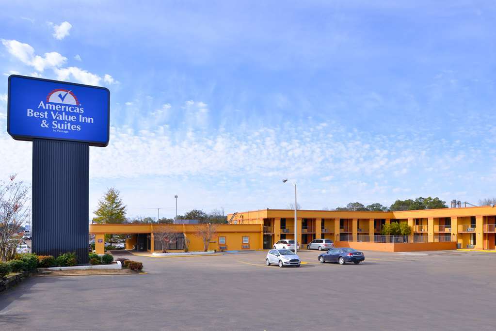 Quality Inn Starkville Exterior photo