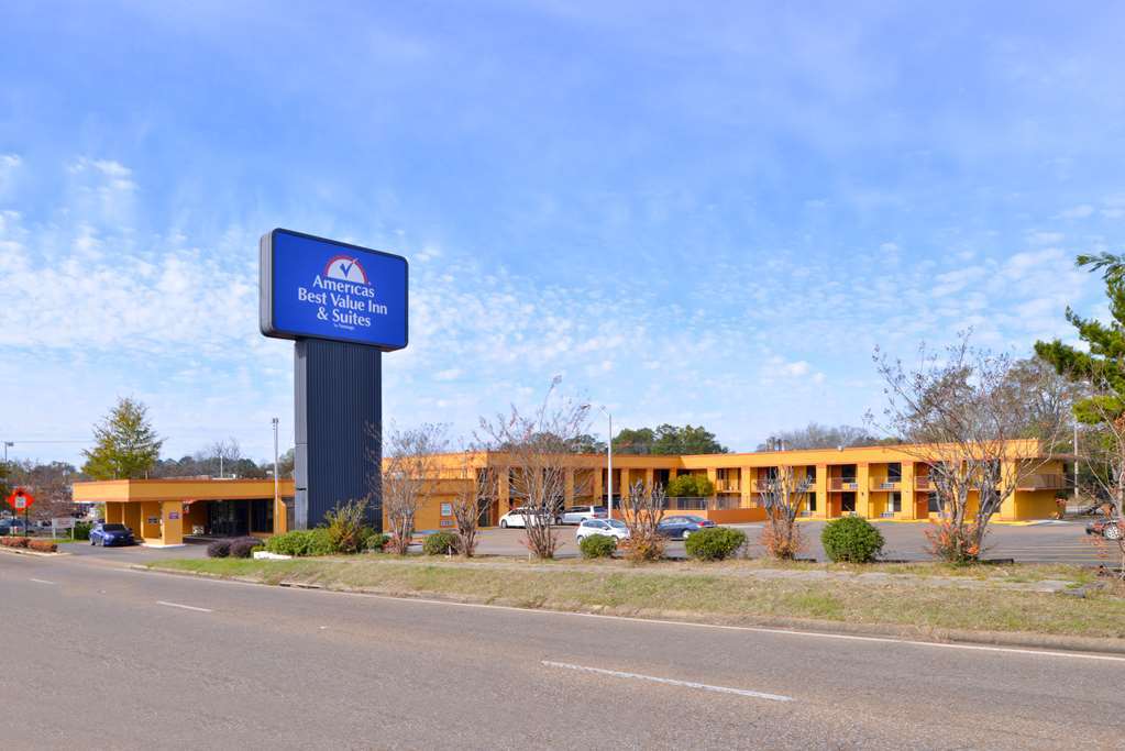 Quality Inn Starkville Exterior photo