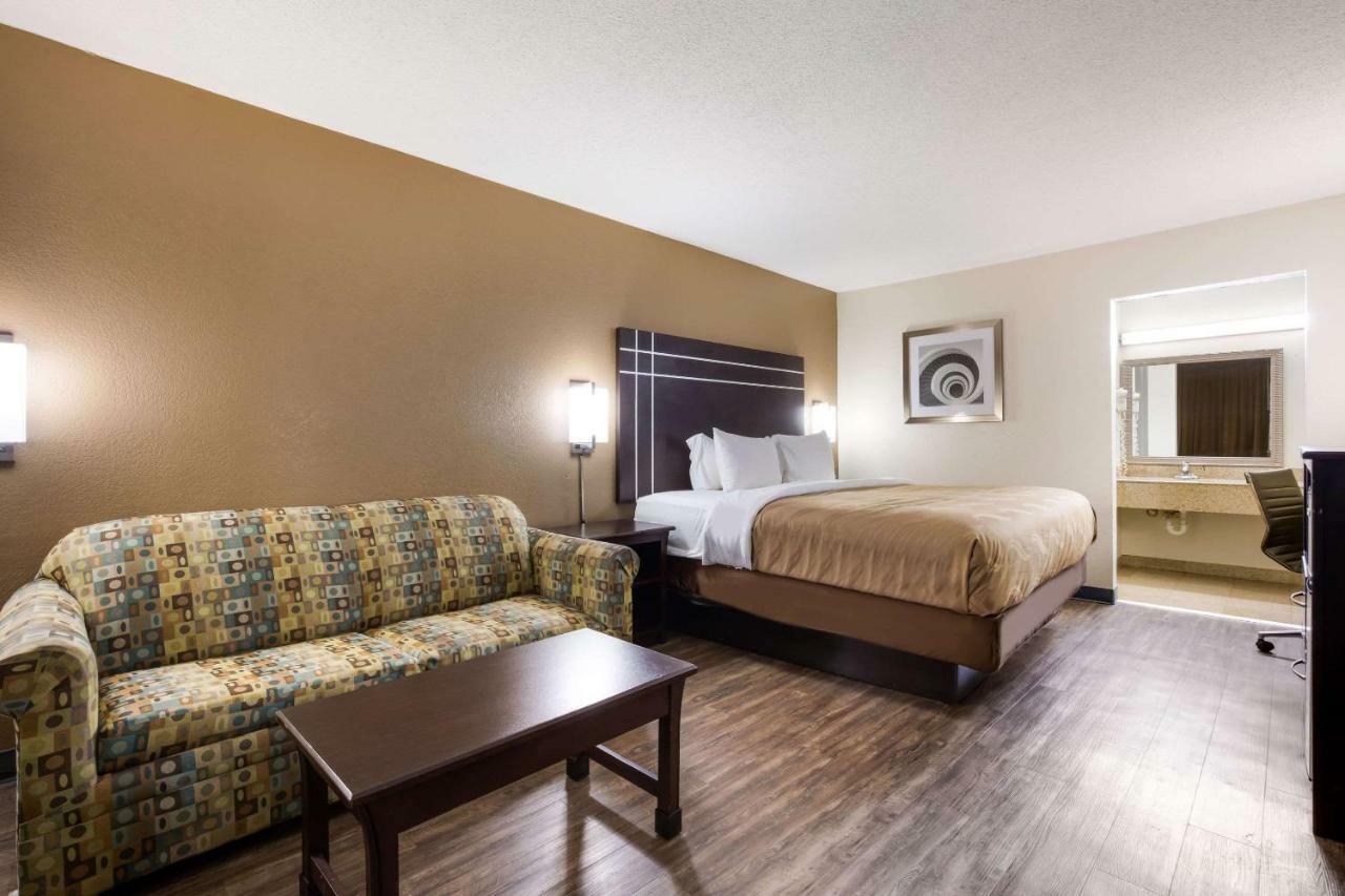 Quality Inn Starkville Exterior photo